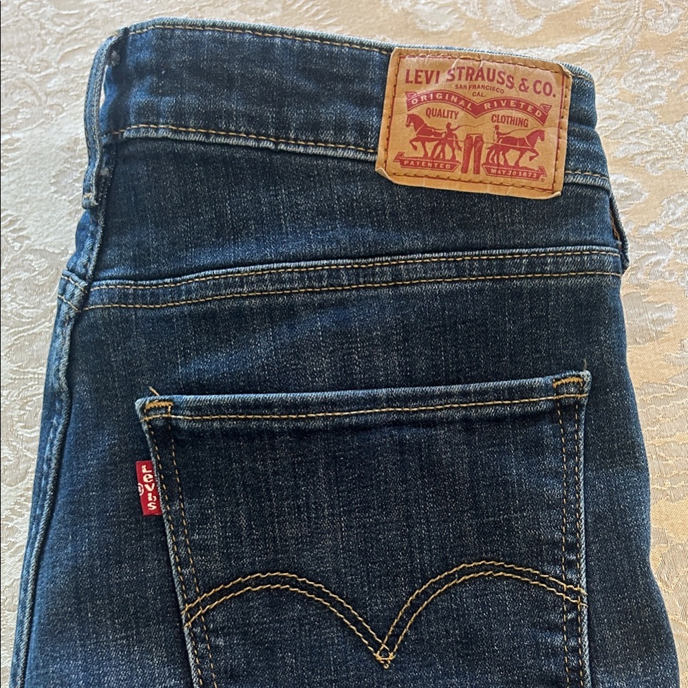 Levi's 721 High Waisted Dark Blue Denim Jeans for Women
